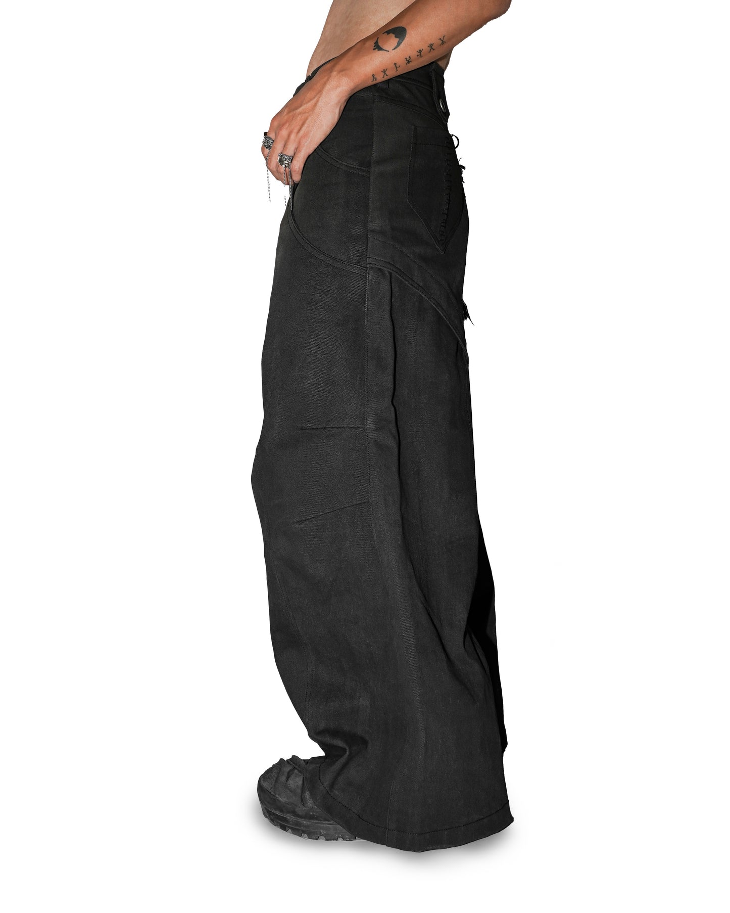 "Fundamental" Waxed Denim Pants